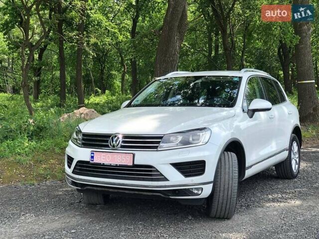 Білий Фольксваген Туарег, об'ємом двигуна 3 л та пробігом 222 тис. км за 24999 $, фото 44 на Automoto.ua