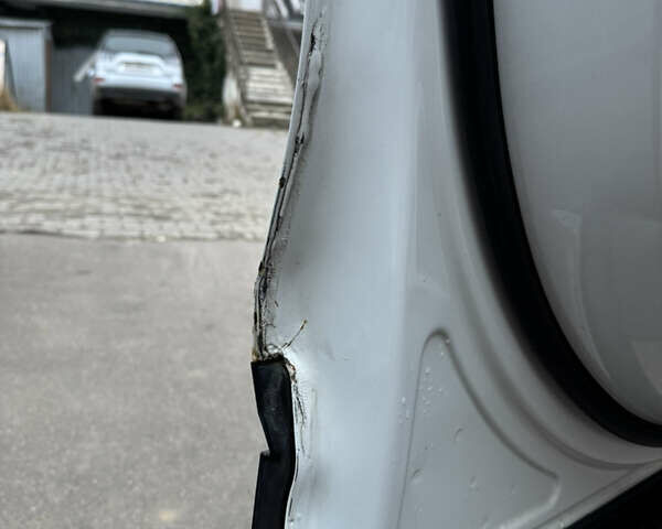 Білий Фольксваген Туарег, об'ємом двигуна 2.97 л та пробігом 270 тис. км за 23500 $, фото 24 на Automoto.ua