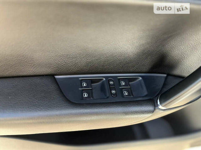 Білий Фольксваген Туарег, об'ємом двигуна 2.97 л та пробігом 300 тис. км за 21900 $, фото 32 на Automoto.ua