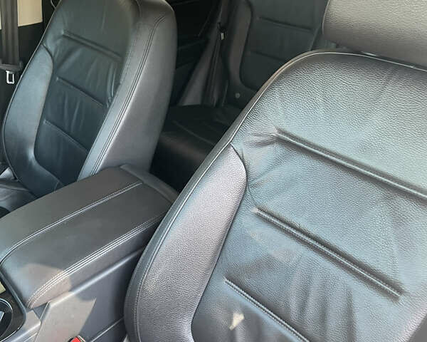 Белый Фольксваген Туарег, объемом двигателя 2.97 л и пробегом 185 тыс. км за 29500 $, фото 5 на Automoto.ua