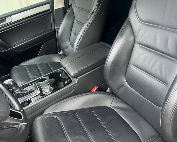 Белый Фольксваген Туарег, объемом двигателя 2.97 л и пробегом 188 тыс. км за 29200 $, фото 15 на Automoto.ua