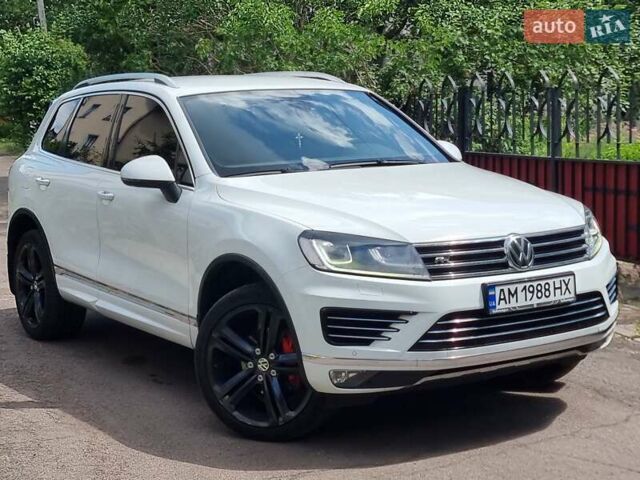 Белый Фольксваген Туарег, объемом двигателя 2.97 л и пробегом 237 тыс. км за 31000 $, фото 3 на Automoto.ua