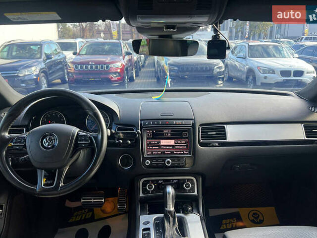 Белый Фольксваген Туарег, объемом двигателя 3.6 л и пробегом 157 тыс. км за 20500 $, фото 14 на Automoto.ua