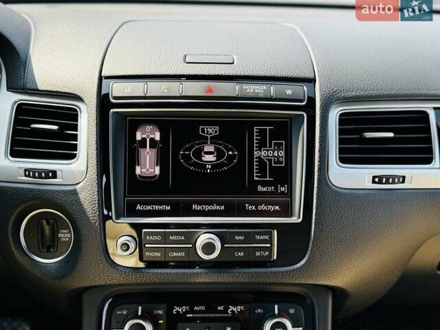 Белый Фольксваген Туарег, объемом двигателя 2.97 л и пробегом 172 тыс. км за 31500 $, фото 24 на Automoto.ua