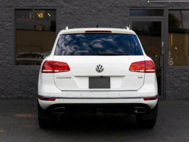 Білий Фольксваген Туарег, об'ємом двигуна 3 л та пробігом 76 тис. км за 12300 $, фото 3 на Automoto.ua