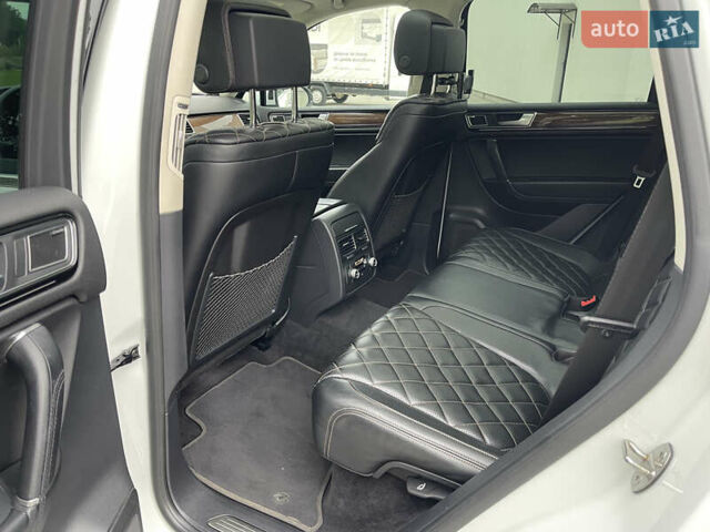 Фольксваген Туарег 2016 в Луцке на Automoto.ua Белый Фольксваген Туарег, объемом двигателя 2.97 л и пробегом 146 тыс. км за 33800 $, фото 31 на Automoto.ua