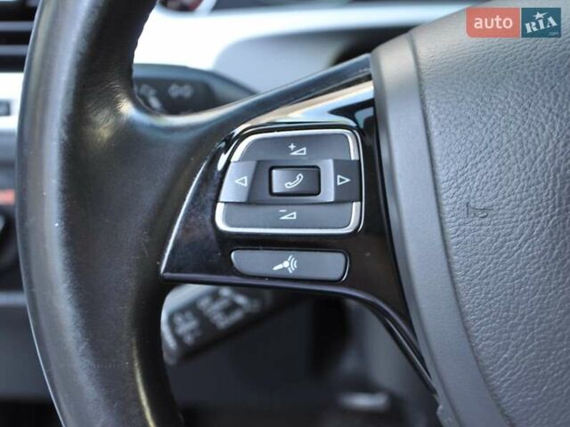 Белый Фольксваген Туарег, объемом двигателя 2.97 л и пробегом 263 тыс. км за 23000 $, фото 33 на Automoto.ua