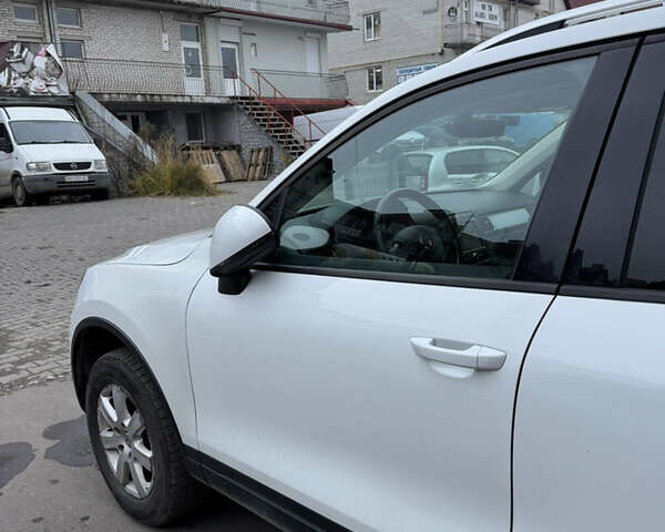 Білий Фольксваген Туарег, об'ємом двигуна 2.97 л та пробігом 270 тис. км за 23500 $, фото 6 на Automoto.ua