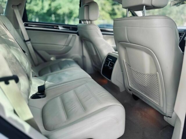 Белый Фольксваген Туарег, объемом двигателя 3.6 л и пробегом 79 тыс. км за 6100 $, фото 13 на Automoto.ua