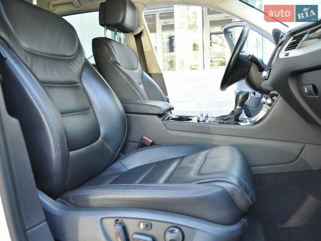 Белый Фольксваген Туарег, объемом двигателя 2.97 л и пробегом 263 тыс. км за 23000 $, фото 24 на Automoto.ua