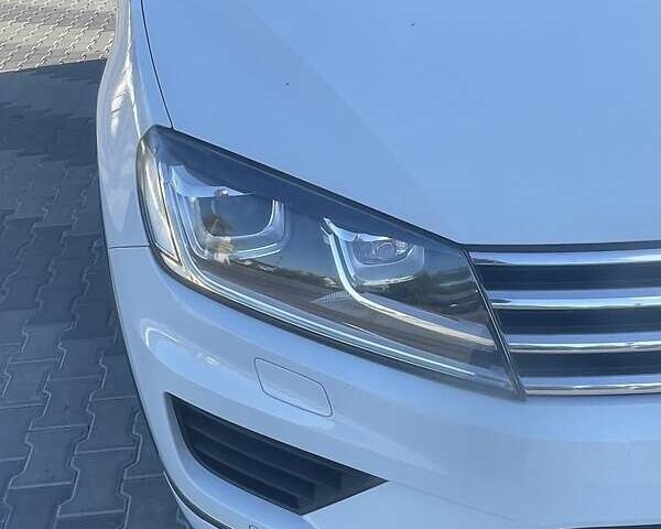 Фольксваген Туарег 2016 в Белой Церкве на Automoto.ua Белый Фольксваген Туарег, объемом двигателя 3 л и пробегом 264 тыс. км за 24500 $, фото 27 на Automoto.ua