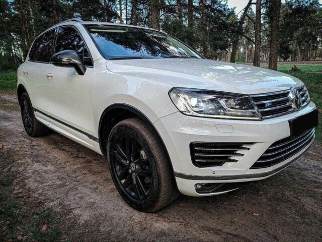 Белый Фольксваген Туарег, объемом двигателя 0 л и пробегом 150 тыс. км за 14300 $, фото 2 на Automoto.ua