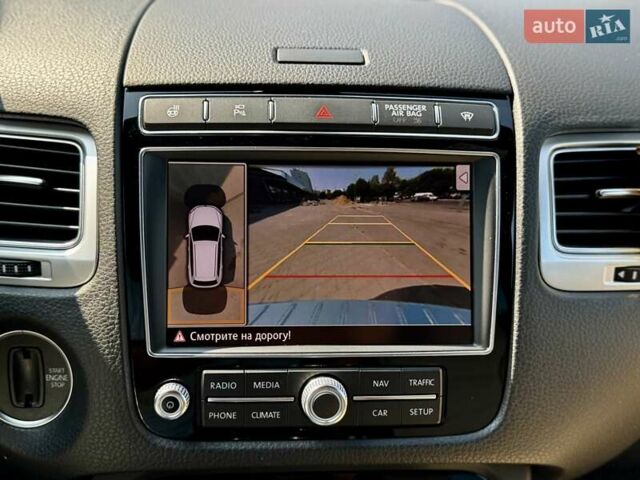 Белый Фольксваген Туарег, объемом двигателя 2.97 л и пробегом 172 тыс. км за 31500 $, фото 29 на Automoto.ua