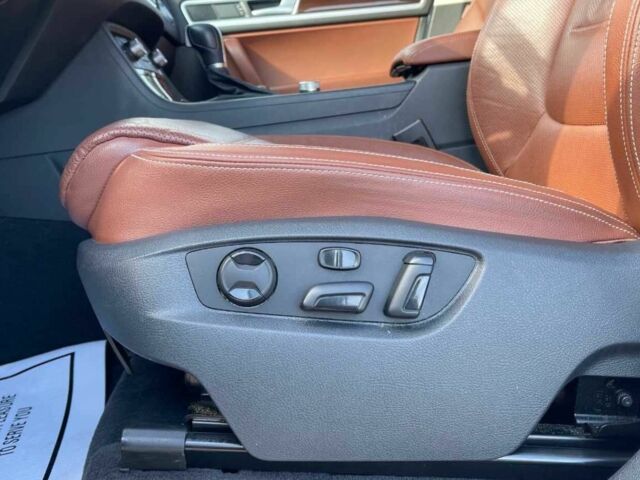 Белый Фольксваген Туарег, объемом двигателя 0 л и пробегом 31 тыс. км за 16000 $, фото 17 на Automoto.ua