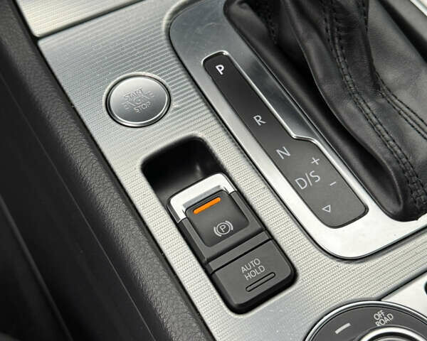 Белый Фольксваген Туарег, объемом двигателя 2.97 л и пробегом 418 тыс. км за 22900 $, фото 19 на Automoto.ua