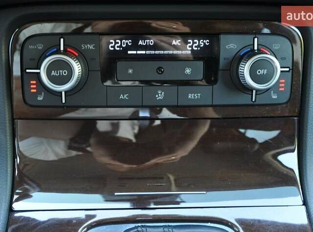 Белый Фольксваген Туарег, объемом двигателя 2.97 л и пробегом 263 тыс. км за 23000 $, фото 41 на Automoto.ua