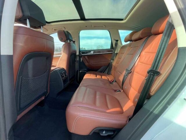 Белый Фольксваген Туарег, объемом двигателя 0 л и пробегом 31 тыс. км за 16000 $, фото 13 на Automoto.ua