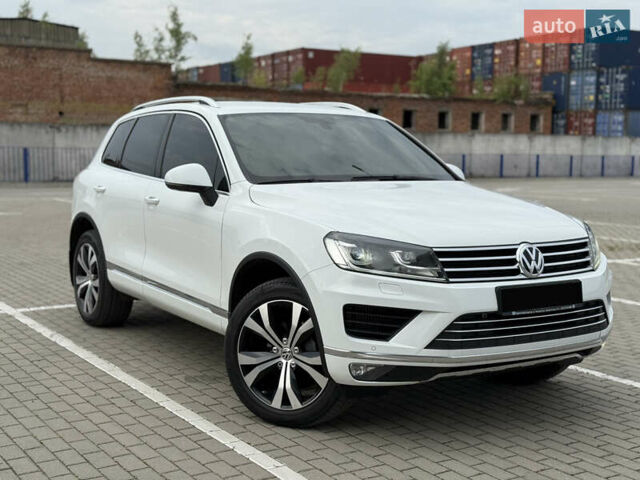 Білий Фольксваген Туарег, об'ємом двигуна 3 л та пробігом 135 тис. км за 32900 $, фото 11 на Automoto.ua