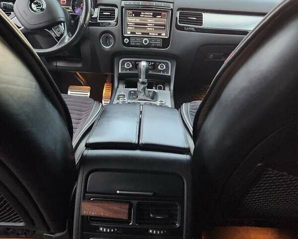 Белый Фольксваген Туарег, объемом двигателя 2.97 л и пробегом 269 тыс. км за 26900 $, фото 17 на Automoto.ua