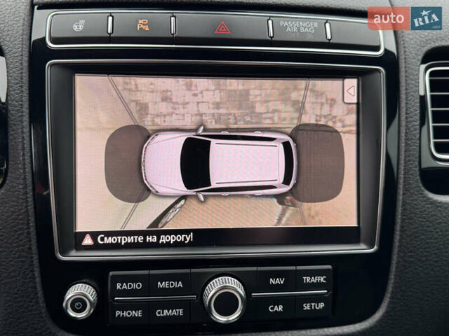 Белый Фольксваген Туарег, объемом двигателя 2.97 л и пробегом 418 тыс. км за 22900 $, фото 41 на Automoto.ua