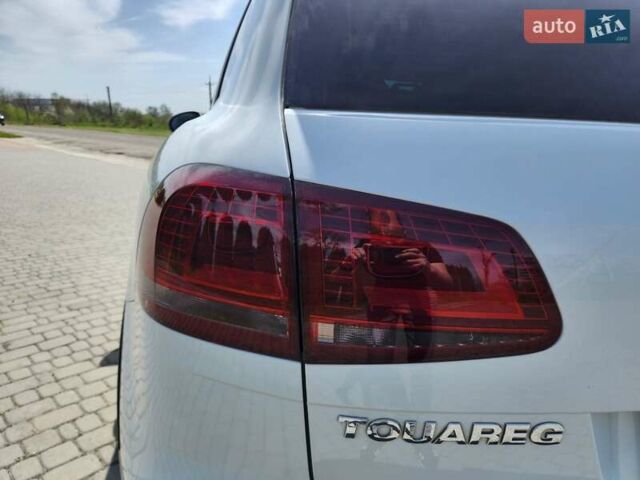 Белый Фольксваген Туарег, объемом двигателя 2.97 л и пробегом 269 тыс. км за 26900 $, фото 6 на Automoto.ua