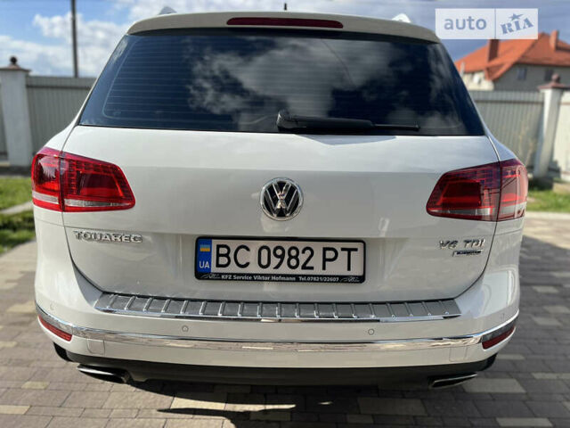 Білий Фольксваген Туарег, об'ємом двигуна 2.97 л та пробігом 300 тис. км за 21900 $, фото 7 на Automoto.ua