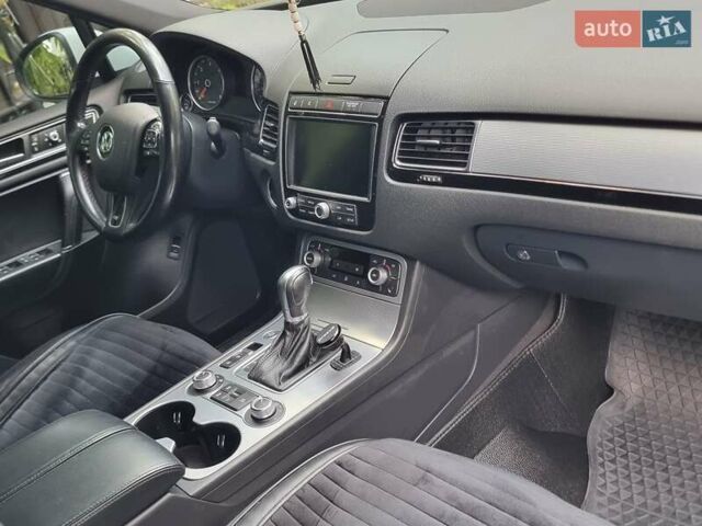 Белый Фольксваген Туарег, объемом двигателя 2.97 л и пробегом 237 тыс. км за 31000 $, фото 8 на Automoto.ua