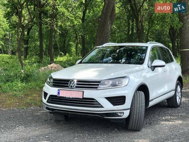 Білий Фольксваген Туарег, об'ємом двигуна 3 л та пробігом 222 тис. км за 24999 $, фото 45 на Automoto.ua