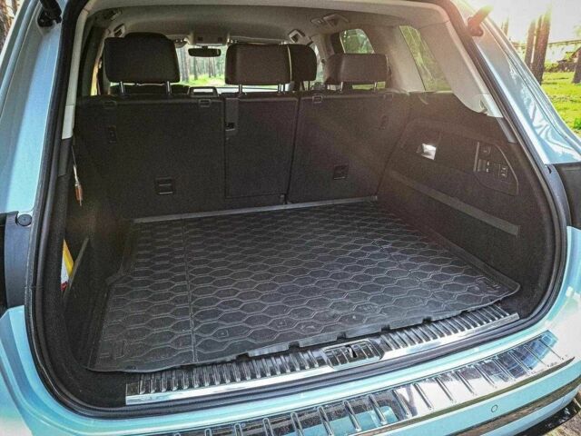 Белый Фольксваген Туарег, объемом двигателя 0 л и пробегом 150 тыс. км за 14300 $, фото 8 на Automoto.ua