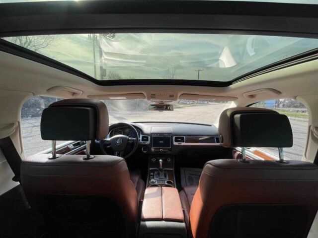 Белый Фольксваген Туарег, объемом двигателя 0 л и пробегом 31 тыс. км за 16000 $, фото 12 на Automoto.ua