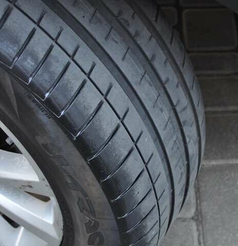 Белый Фольксваген Туарег, объемом двигателя 2.97 л и пробегом 263 тыс. км за 23000 $, фото 16 на Automoto.ua