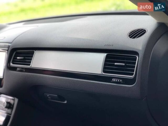 Білий Фольксваген Туарег, об'ємом двигуна 3 л та пробігом 222 тис. км за 24999 $, фото 33 на Automoto.ua