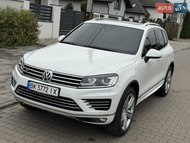Белый Фольксваген Туарег, объемом двигателя 2.97 л и пробегом 418 тыс. км за 22900 $, фото 8 на Automoto.ua