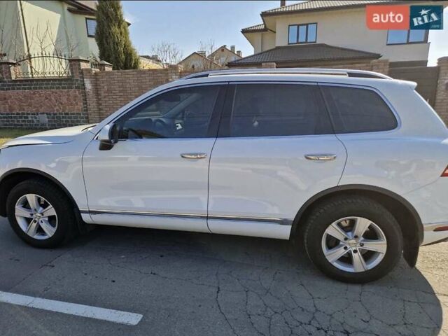 Фольксваген Туарег 2016 в Киеве на Automoto.ua Белый Фольксваген Туарег, объемом двигателя 3 л и пробегом 180 тыс. км за 22500 $, фото 8 на Automoto.ua