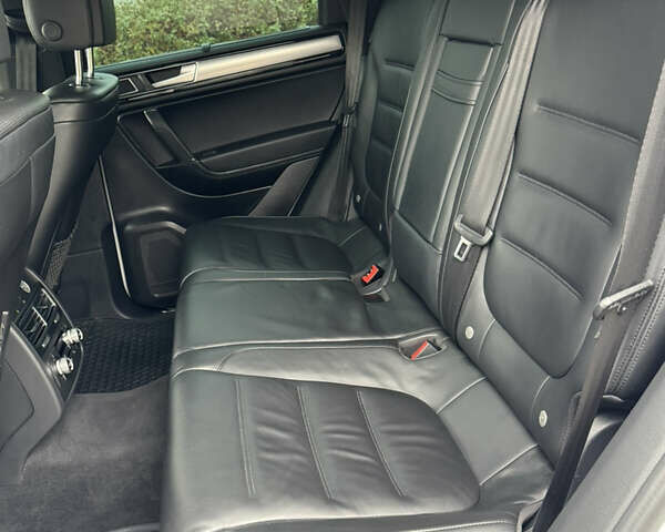 Белый Фольксваген Туарег, объемом двигателя 2.97 л и пробегом 418 тыс. км за 22900 $, фото 26 на Automoto.ua