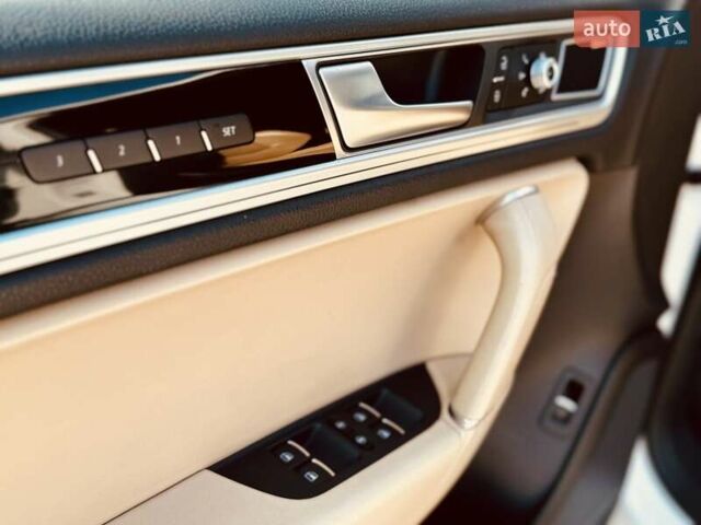 Белый Фольксваген Туарег, объемом двигателя 2.97 л и пробегом 172 тыс. км за 31500 $, фото 13 на Automoto.ua