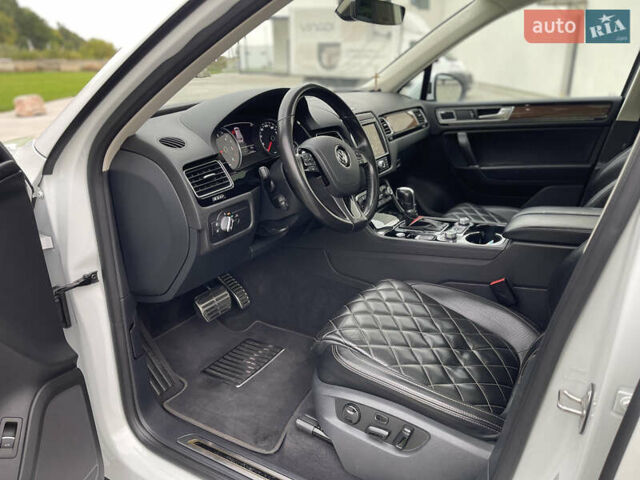 Фольксваген Туарег 2016 в Луцке на Automoto.ua Белый Фольксваген Туарег, объемом двигателя 2.97 л и пробегом 146 тыс. км за 33800 $, фото 24 на Automoto.ua