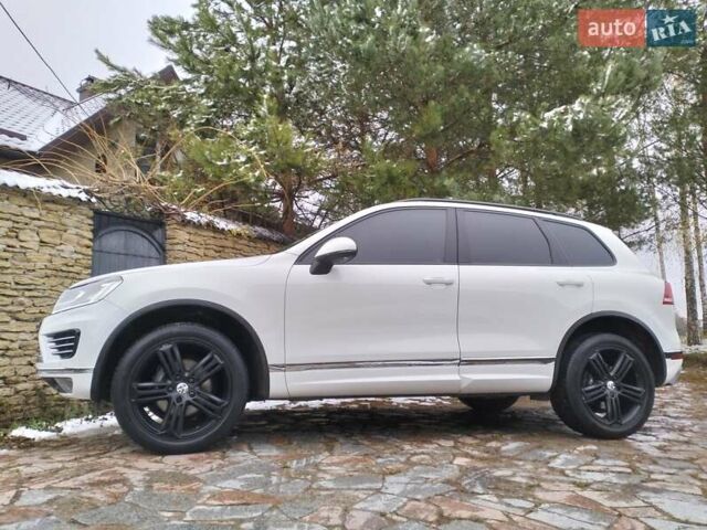 Белый Фольксваген Туарег, объемом двигателя 3 л и пробегом 183 тыс. км за 28700 $, фото 6 на Automoto.ua