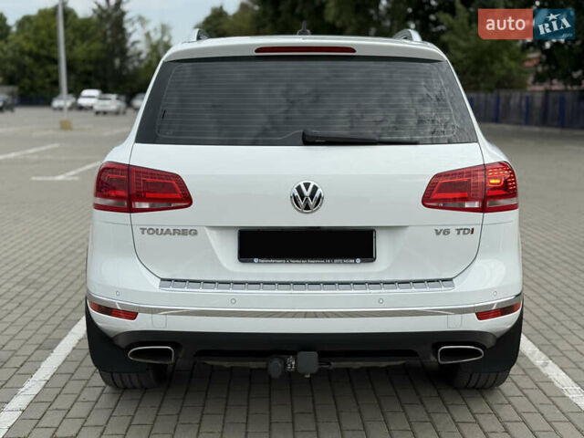 Білий Фольксваген Туарег, об'ємом двигуна 3 л та пробігом 135 тис. км за 32900 $, фото 5 на Automoto.ua