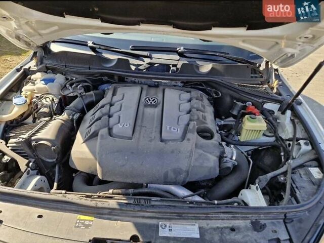 Фольксваген Туарег 2016 в Киеве на Automoto.ua Белый Фольксваген Туарег, объемом двигателя 3 л и пробегом 180 тыс. км за 22500 $, фото 16 на Automoto.ua