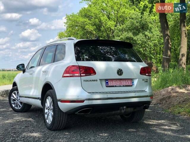 Білий Фольксваген Туарег, об'ємом двигуна 3 л та пробігом 222 тис. км за 24999 $, фото 39 на Automoto.ua