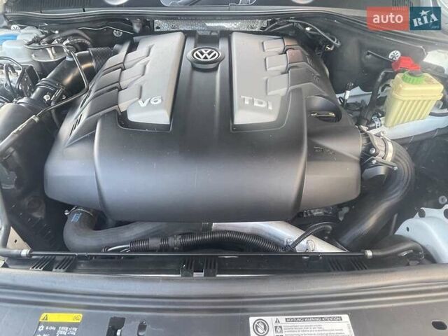 Фольксваген Туарег 2016 в Белой Церкве на Automoto.ua Белый Фольксваген Туарег, объемом двигателя 3 л и пробегом 264 тыс. км за 24500 $, фото 11 на Automoto.ua