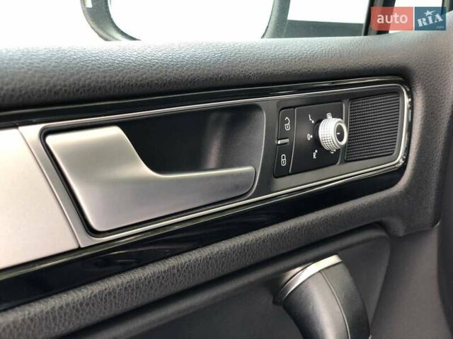 Білий Фольксваген Туарег, об'ємом двигуна 3 л та пробігом 222 тис. км за 24999 $, фото 24 на Automoto.ua