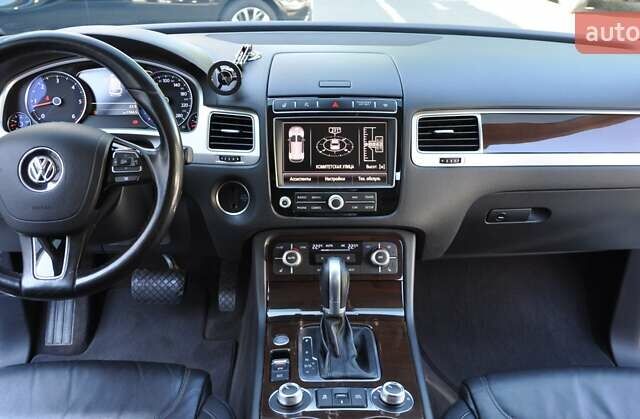 Белый Фольксваген Туарег, объемом двигателя 2.97 л и пробегом 263 тыс. км за 23000 $, фото 31 на Automoto.ua