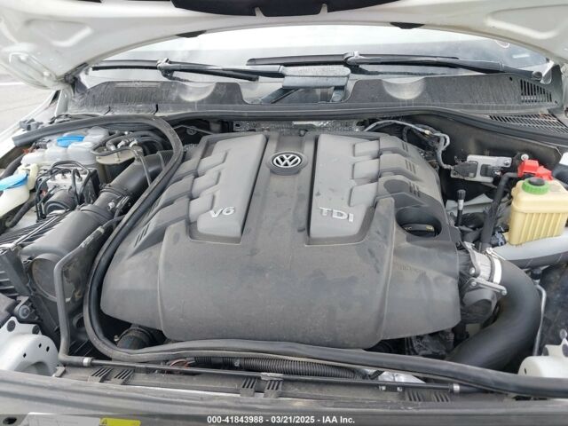 Белый Фольксваген Туарег, объемом двигателя 3 л и пробегом 196 тыс. км за 18900 $, фото 9 на Automoto.ua