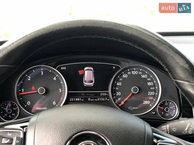 Білий Фольксваген Туарег, об'ємом двигуна 3 л та пробігом 222 тис. км за 24999 $, фото 22 на Automoto.ua