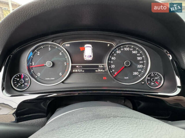 Белый Фольксваген Туарег, объемом двигателя 2.97 л и пробегом 418 тыс. км за 22900 $, фото 21 на Automoto.ua