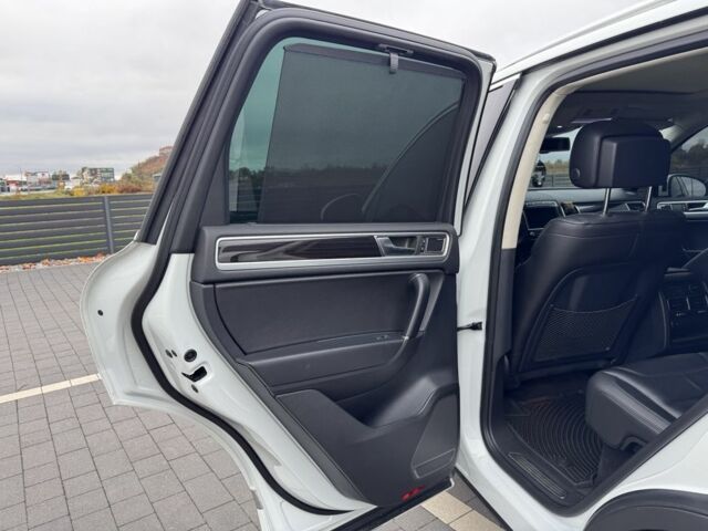 Белый Фольксваген Туарег, объемом двигателя 3 л и пробегом 238 тыс. км за 22500 $, фото 12 на Automoto.ua