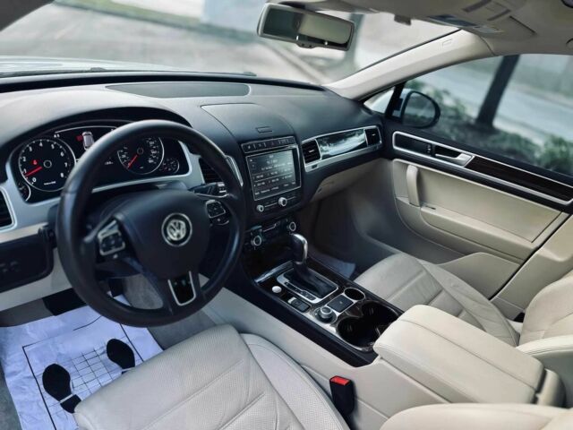 Белый Фольксваген Туарег, объемом двигателя 3.6 л и пробегом 79 тыс. км за 6100 $, фото 10 на Automoto.ua