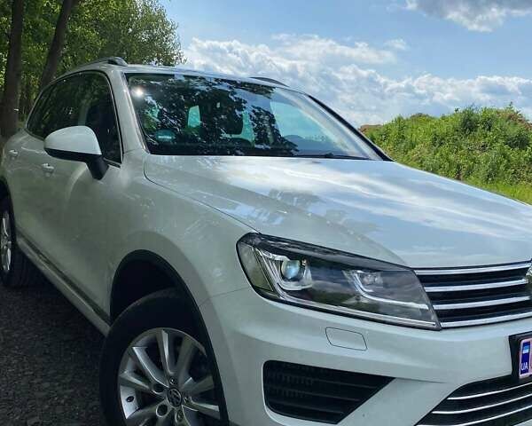 Білий Фольксваген Туарег, об'ємом двигуна 3 л та пробігом 222 тис. км за 24999 $, фото 16 на Automoto.ua